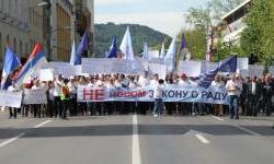 Zbog sukoba poslodavaca, sindikata i Vlade - ispaštaju radnici!