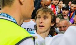 Luka Modrić u kavezu