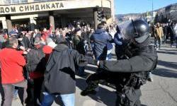 Oboljeli pripremaju proteste, policija kupuje vodene topove za suzbijanje nemira