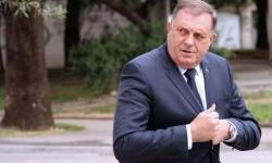 Dodik davao instrukcije pristalicama u sudnici