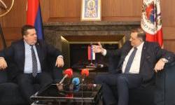 Dodik prosipa silu, Stevandić ga prati, Vučić ukopava, BiH šuti