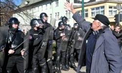 DEMONSTRACIJE: U Sarajevu blokiran saobraćaj, SDP traži vanredne izbore, Davutoglu večeras dolazi u BiH