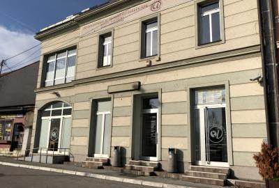 Zbornica, direktor, sekretar, pedagog, blagajnik - za 17 učenika