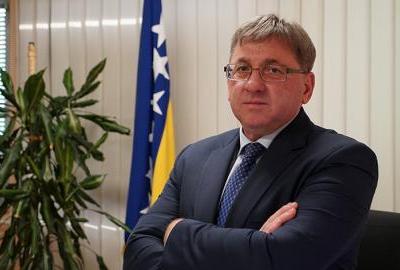 Ko revizorima zabranjuje ulazak u javna preduzeća?
