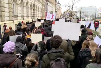 Kako je Vučić doveden u pat poziciju