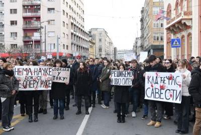 Avet prošlosti sa nožem u ruci