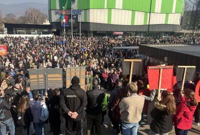 Hiljade Zeničana izašlo na ulice zbog siromaštva i političke nestabilnosti