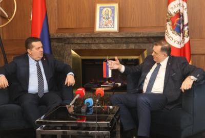 Dodik prosipa silu, Stevandić ga prati, Vučić ukopava, BiH šuti