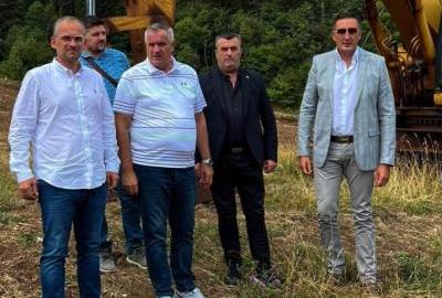 OC Jahorina u blokadi, Elek prijeti Viškoviću