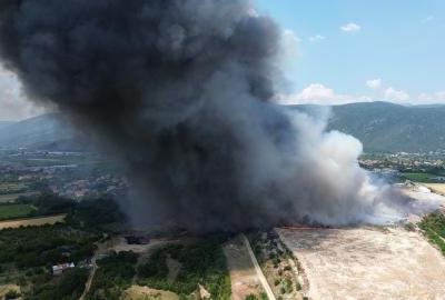 Zbog požara na deponiji Uborak ugroženo je 120 hiljada stanovnika Mostara i regije