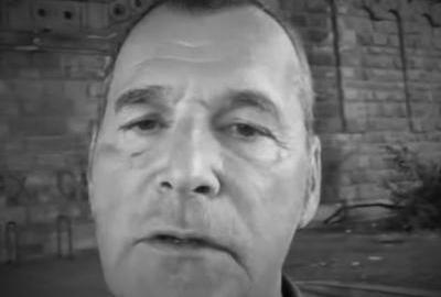 Zbog komemoracije žrtvama genocida pretučen književnik i aktivista