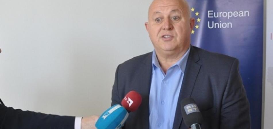 Dozvoljavao uzimanje plata radnicima, kupovao gorivo za ukradeni automobil...