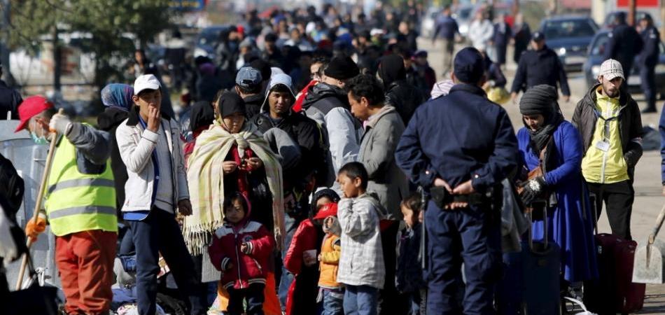 LJUBLJANA: Austrija i dalje prima migrante, Slovenija se priprema za oštrije mjere