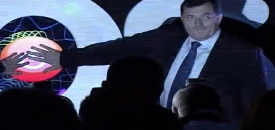 Trump, referendum, kontramiting, zajednička trpeza za bogate i siromašne