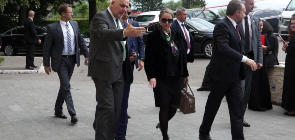 Društvo po mjeri svemoćne direktorice Izetbegović