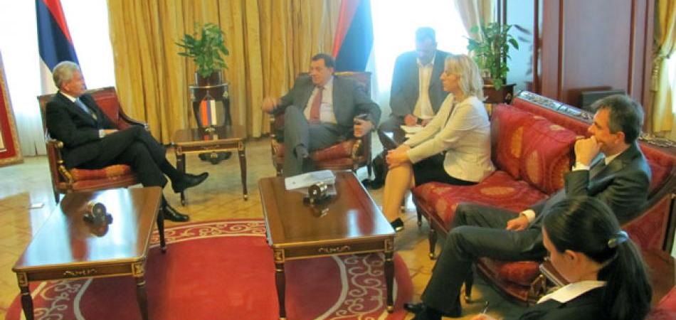 Dodika u Washington nije pozvao Trump nego senator - lobista 