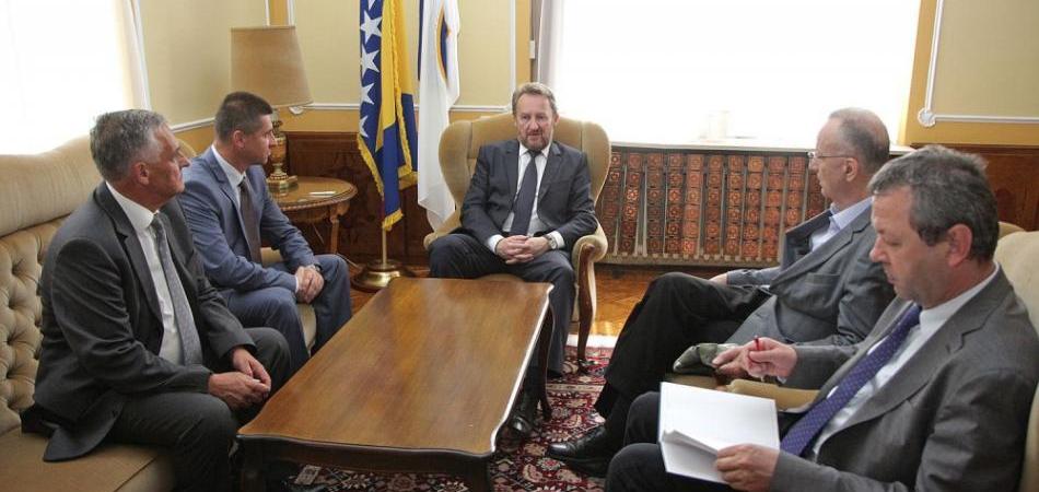 Nepostojeća presuda, advokati bez licence i visokobudžetni filmovi
