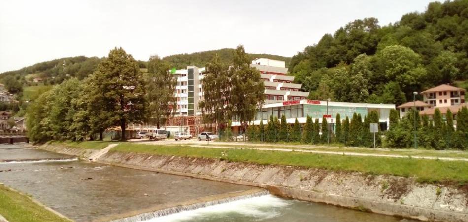Nakon što je uništila Reumal, SDA se pojavljuje kao spasilac