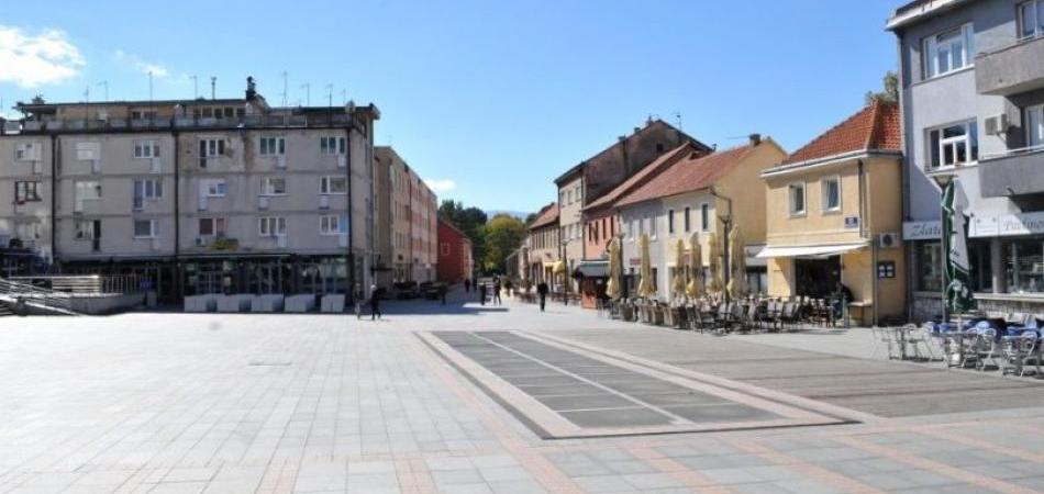 U centru Livna starijoj osobi na silu oduzeti glasački listići