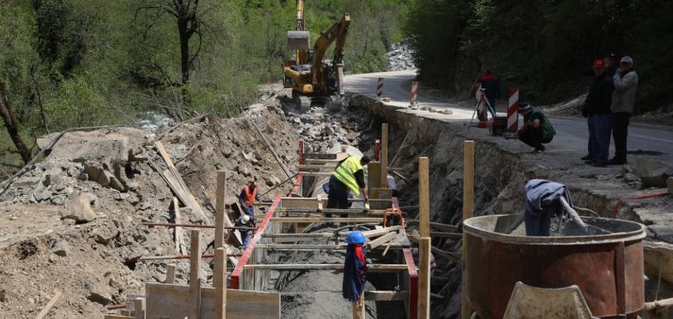 Uništavanje Doljanke i okoliša napreduje po planu