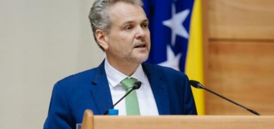 Delegacija EU traži hitno provođenje antikorupcijskih reformi u javnim nabavkama!