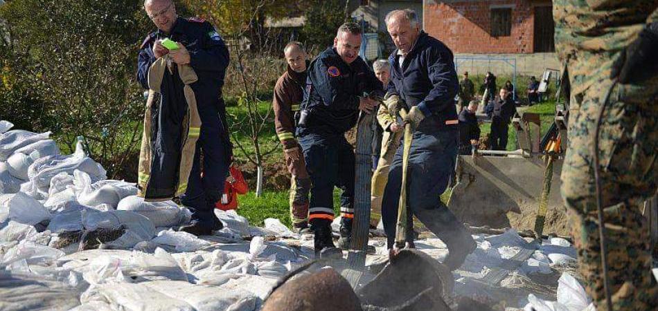 Pola miliona maraka za nepostojeći USAR tim! 