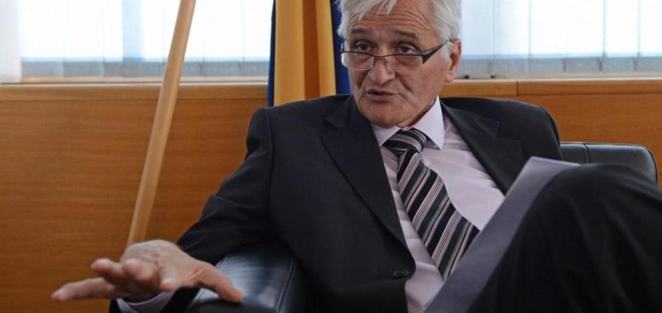 KAD NIKOLA ŠPIRIĆ RENOVIRA KUĆU: Majstore plaća novcem iz budžetskih rezervi, koji je predviđen za hitne slučajeve 