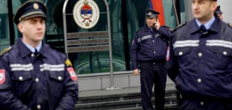 Na policijskom koktelu popijeno 135 penzija