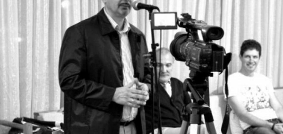 Ekrem Macić: Živimo satiru, ali to predugo traje