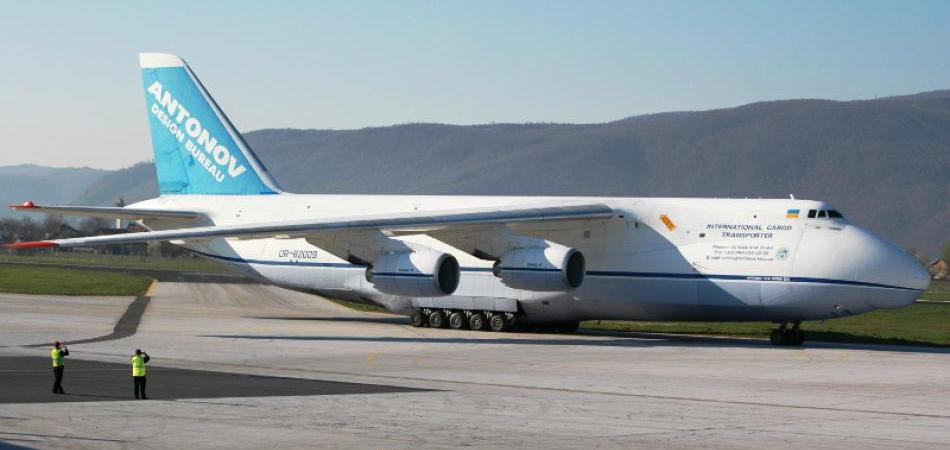 Vojna igračka od 400 tona na sarajevskom aerodromu