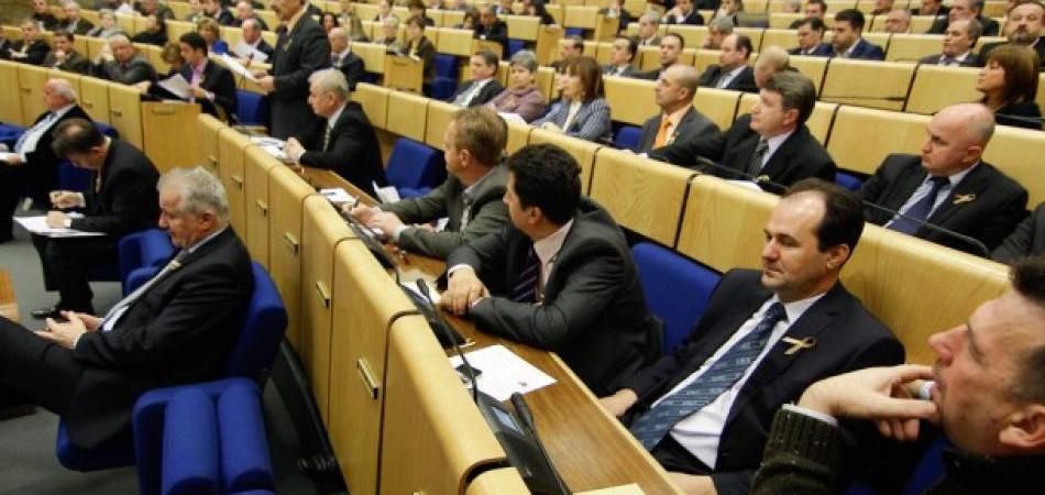Izglasano nepovjerenje Vladi FBiH