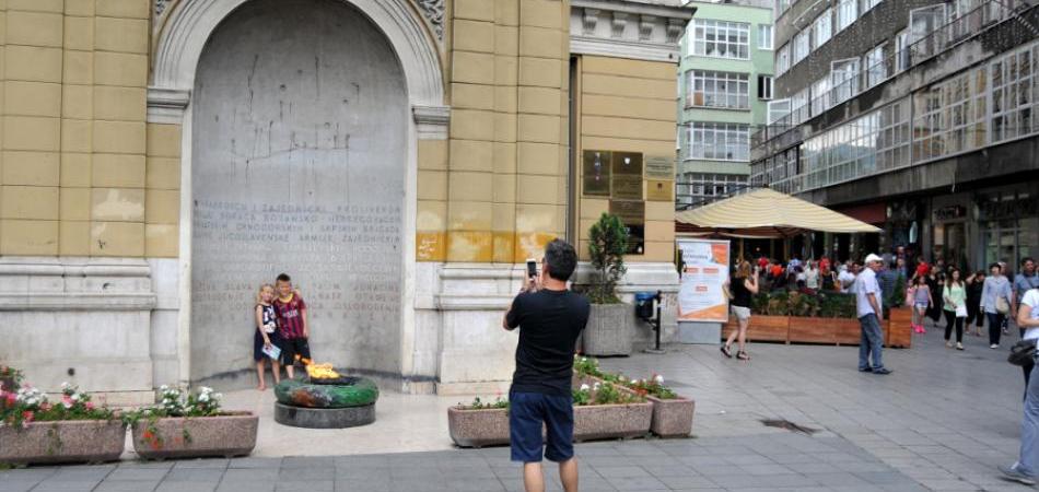 27. JULI U SARAJEVU (FOTO): Spomenike obilaze samo turisti