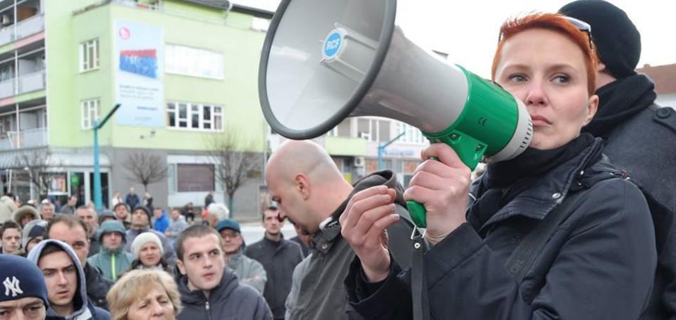 SJEĆATE LI SE AIDE SEJDIĆ: Na sudu zbog organiziranja protesta u Bihaću!