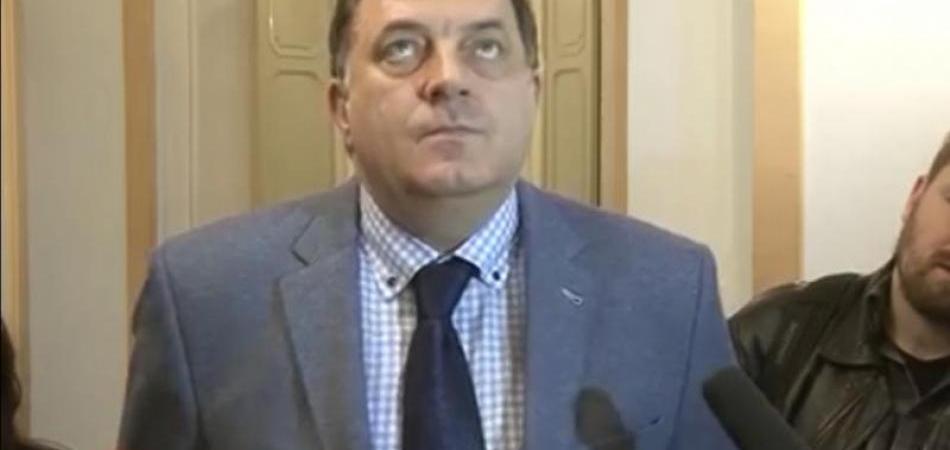 Dodik priznao da gleda previše stranih filmova