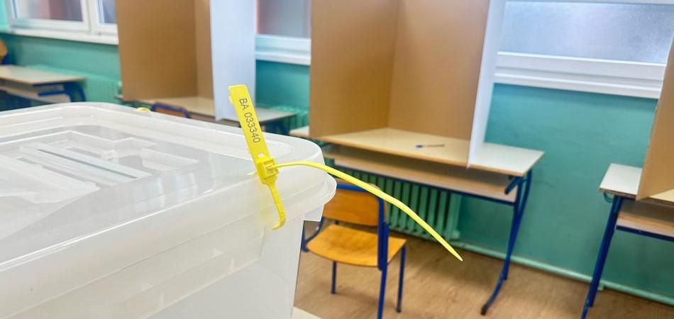 Birališta otvorena, građani BiH biraju lokalne vlasti