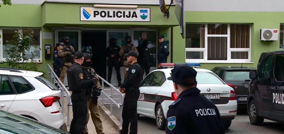 Hapšenje policajaca i osoba povezanih sa kriminalom u firmi Lager