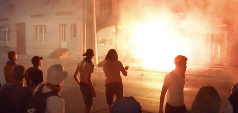 Zašto građanski protesti nisu akt bezakonja?