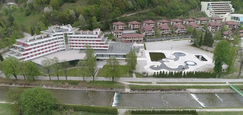 Prekomjerno zapošljavanje bez konkursa i milionski dug za hranu
