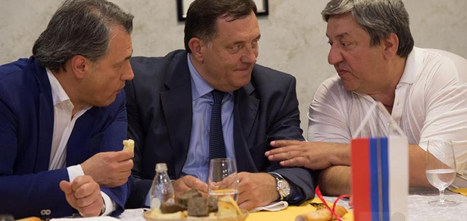 240 miliona na računu Serdarova, nula megavata za građane