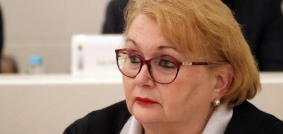 Ministrica vanjskih poslova na službeni put u SAD vodi personalnog asistenta - sina Alija