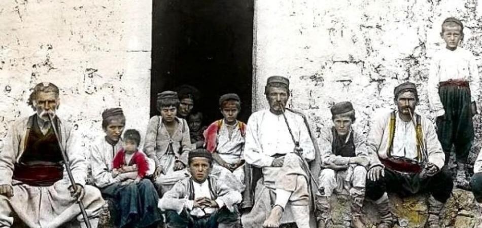 ČOJSTVO & JUNAŠTVO: Mito je davati drugima od sebe, a korupcija – davati sebi od drugih!