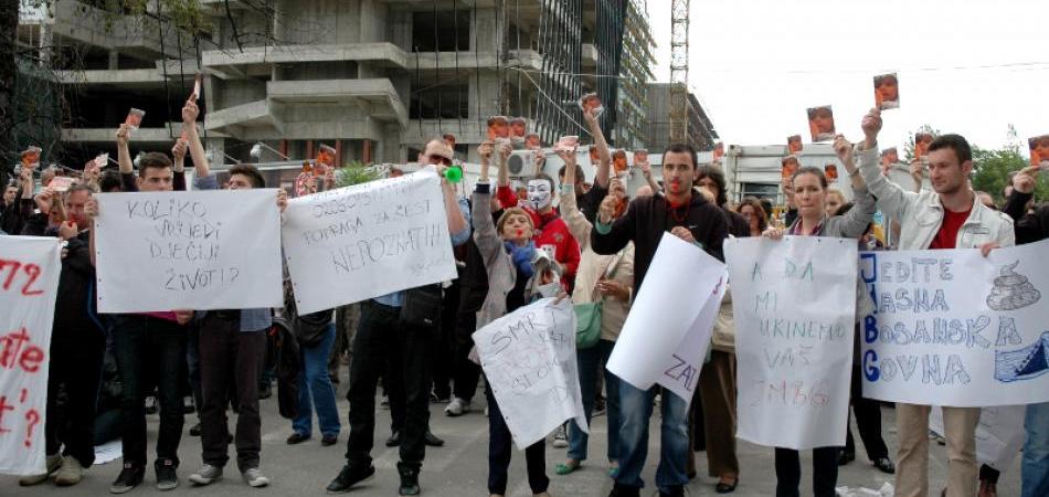 Poruka demonstranata: Političari, ne želimo vašu podršku