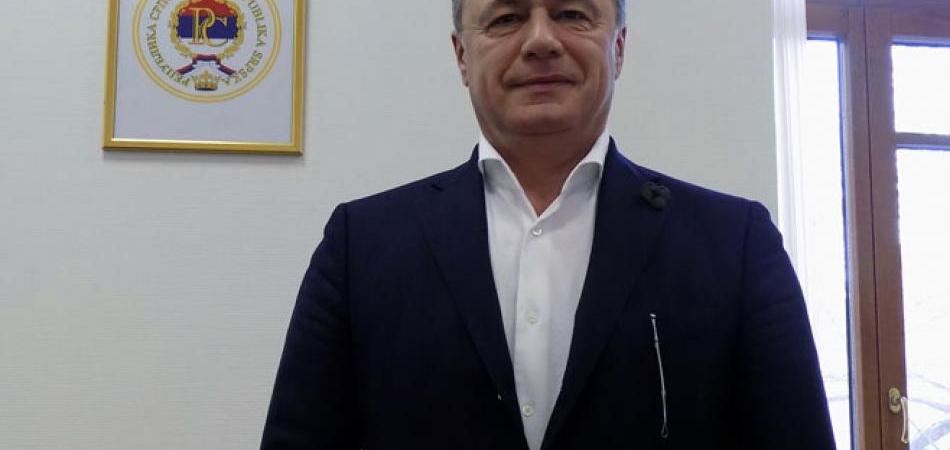 Imaćete mnogo problema spomenete li još jednom Comsar!