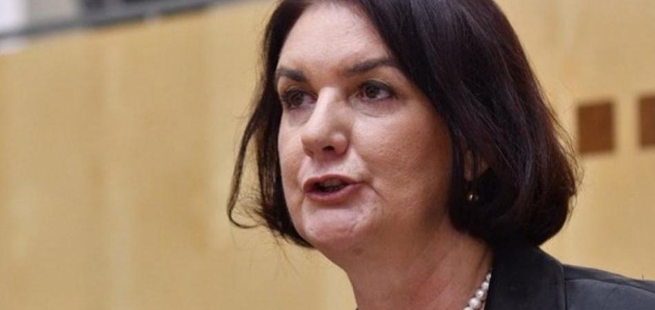 Gordana Tadić zaposlila kćerku članice VSTV-a i sestru svog saradnika