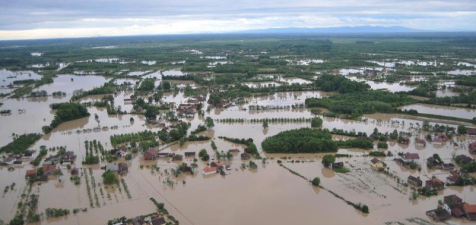 POZIV ZA POMOĆ: Potrebni volonteri za učvršćivanje nasipa u Orašju!