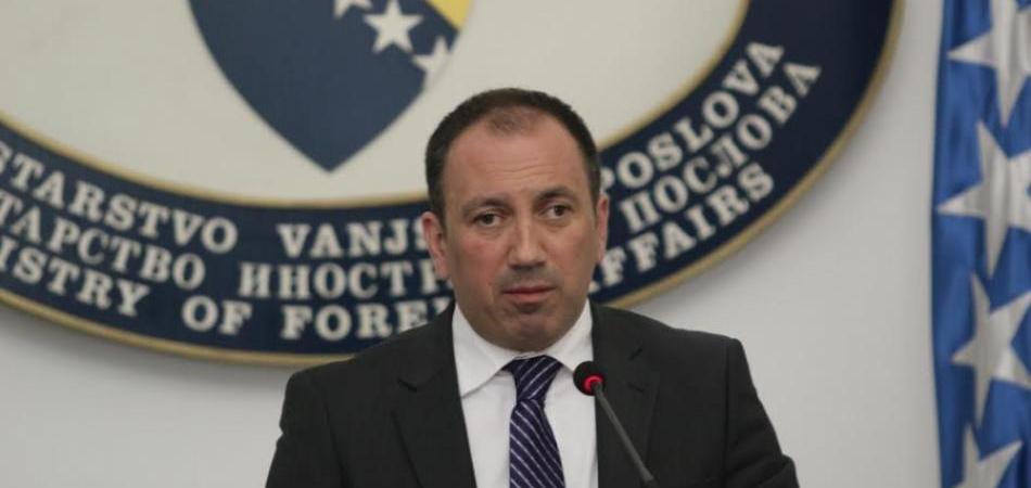 CRNADAK: Nije ugrožen vizni režim BiH