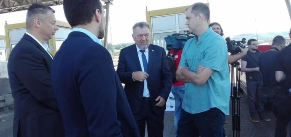 Uz crvenu vrpcu srušene naplatne kućice!