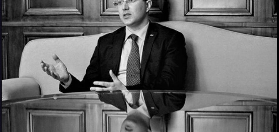 ANALIZA DOKTORSKE DISERTACIJE: Slučaj ministra Nebojše Stefanovića