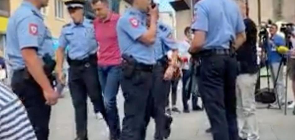 Desetak aktivista grupe Pravda za Davida pritvoreno u policijski Centar Zalužani!