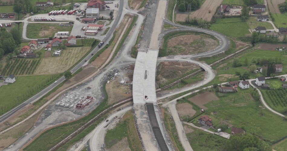 Gradnja autoputa zaustavljena korupcijom
